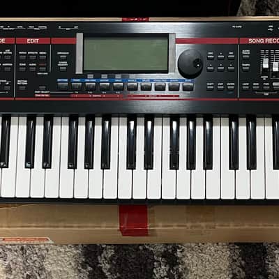 Roland Juno-G61-Key Synthesizer - Black image 2