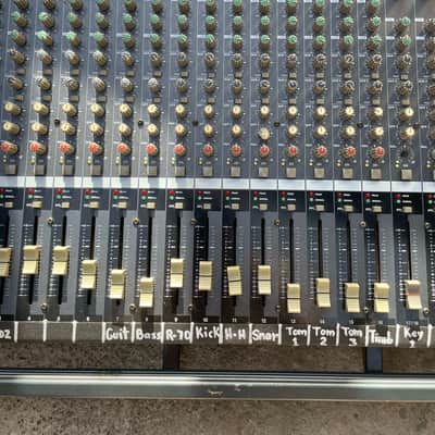 Yamaha EMX5000 20-channel mixer image 3
