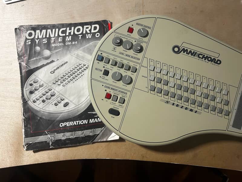 Suzuki OM-84 Omnichord 1984 - Ivory image 1