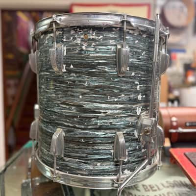 1960s Ludwig 14x14 Floor Tom in Oyster Blue Pearl image 3