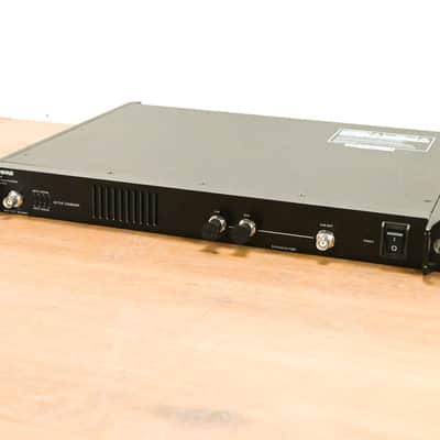 Shure PA821A Antenna Combiner for PSM Wireless Systems  - 470-952 MHz CG0106D image 1