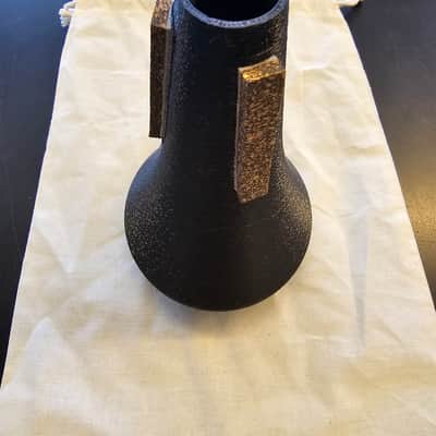 Huber Music Stainless Straight Mute 2026 - Black Plastic w/ Stainless Steel Bottom image 3