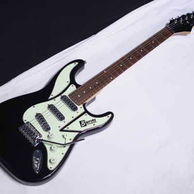 Burns London Cobra electric guitar in black - tremolo - used - w/ Gig Bag image 2