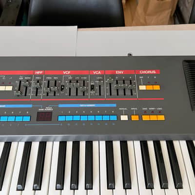 Roland Juno 106 s, original chips 80017a, fully restored, calibrated, iconic analog image 6