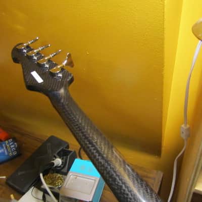 Peavey G Bass USA Made Carbon Fiber Neck w/ 35" Scale image 8