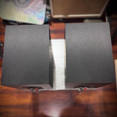 ELAC Uni-Fi UB5 3-Way Bookshelf Speakers by Andrew Jones - Pair - Black image 7