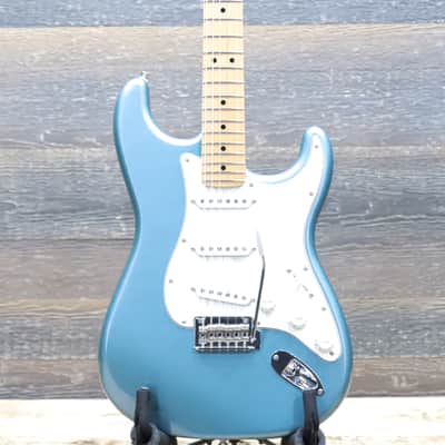 Fender Player Stratocaster Lake Placid Blue Maple Fingerboard Electric Guitar image 1