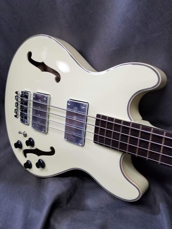 Warwick Rockbass Star Bass Solid Creme White