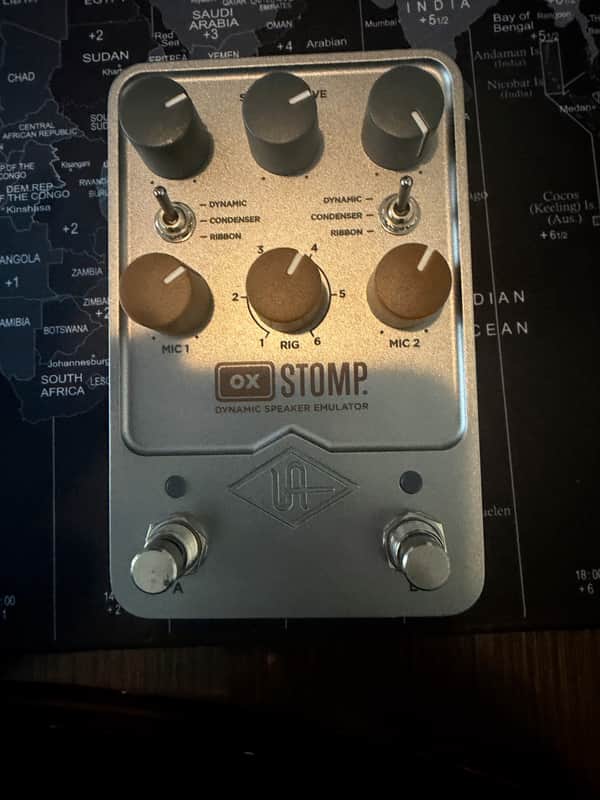 Universal Audio OX Stomp Dynamic Speaker Emulator 2023 - Present - Silver image 1