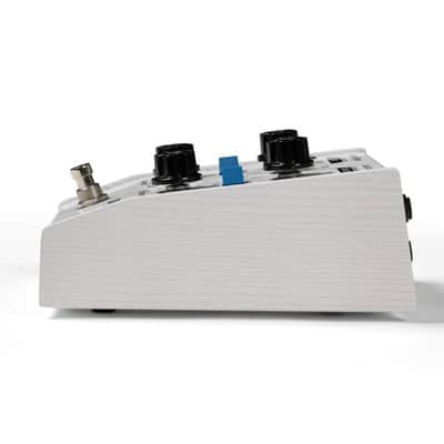 Warm Audio Analog Ring Modulation Pedal With LFO, MOD, Frequency & RATE Controls, Limited Edition White image 4