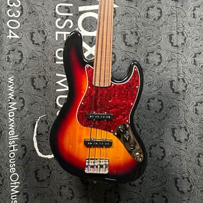 Squier Classic Vibe '60s Fretless Jazz Bass Guitar- 3-Tone Sunburst (Pre-Owned) image 2