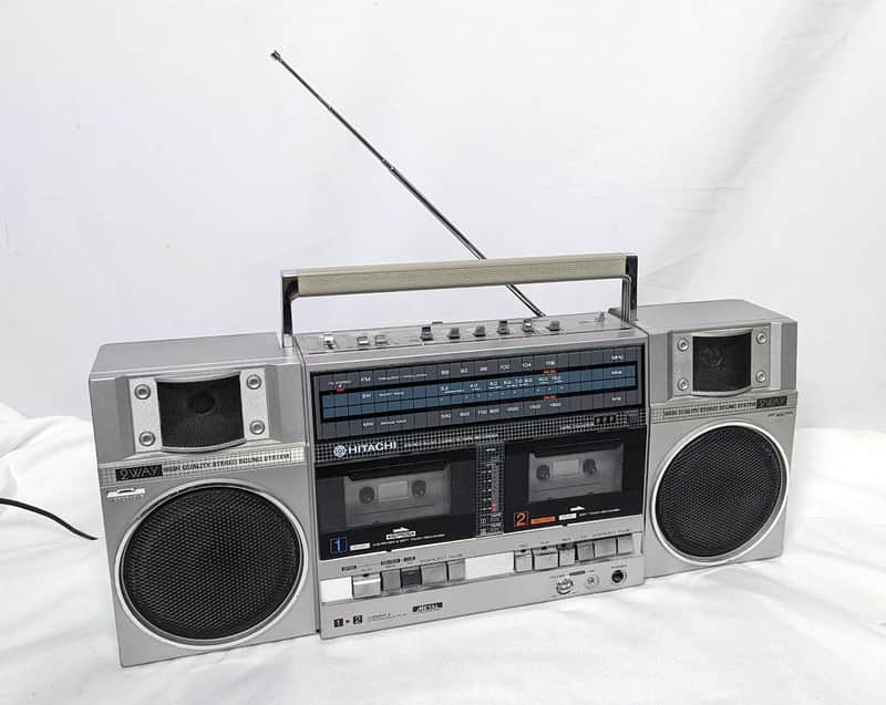 BOOMBOX GHETTOBLASTER VINTAGE Hitachi TRK-7340E EUR 130,00 - FR