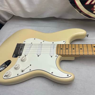 Fender American Standard Stratocaster Guitar with Lace Sensor pickups + Case 2005 - Buttercream or Honey Blonde or Yellow White / Maple neck image 2