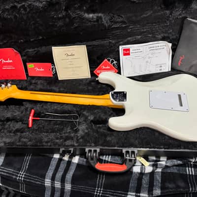 Fender American Ultra Stratocaster with Rosewood Fretboard 2019 - 2025 - Arctic Pearl image 7