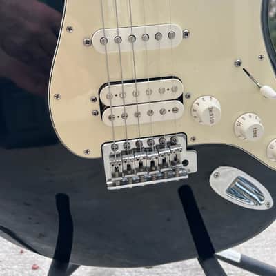 Fender Standard Stratocaster HSS Maple Neck 2010 - Black image 8