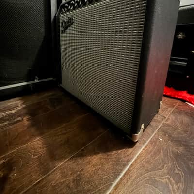 Fender Champion 40 guitar amplifier 2013 - Black image 2
