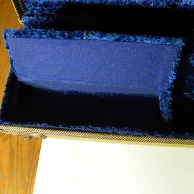 1940's lap steel hard case, Lucite handle, blue interior, EXCELLENT Condition- Magnatone image 6