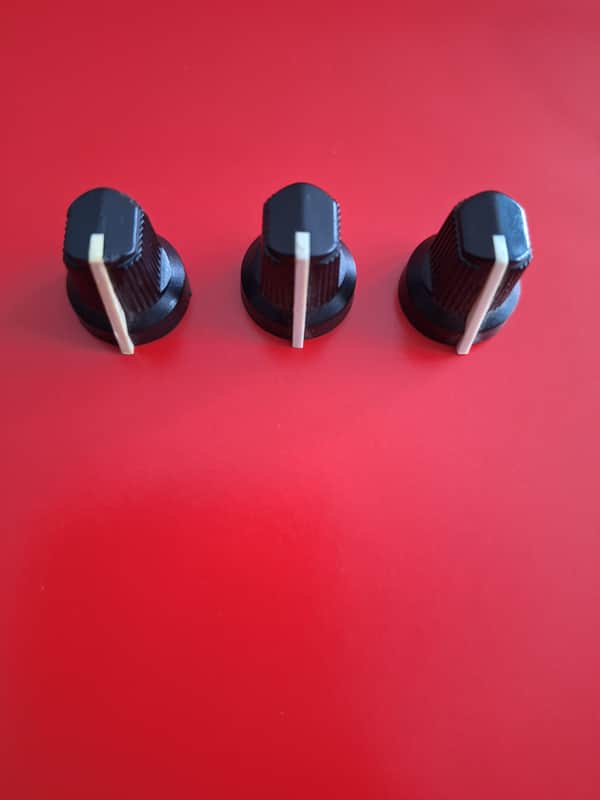 3 Fender vintage pointer knobs - Black image 1