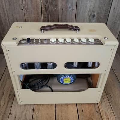 Victoria Regal II - Blond Tolex 2008 15" hand wired tube amp image 6