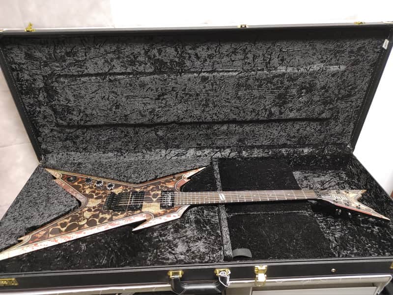 DEAN ディーン DIME RAZORBACK SKULLSハードケース付 DISC Dean Dimebag Razorback, Skullz w/Case at Gear4music