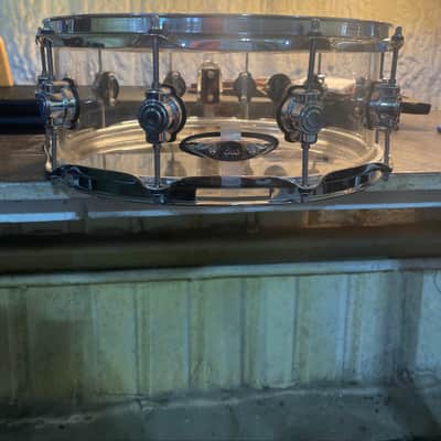 DW Design Series Acrylic Snare Drum With Chrome Hardware 14 x 6 in Clear image 5