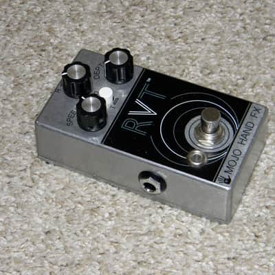 Mojo Hand FX RVT [Reverb - Vibrato - Tremolo] 2010s - Black image 2