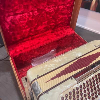 Regent Accordion Unknown (probably 1950"s) - White image 7