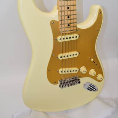 2018 Fender American Special Stratocaster Electric Guitar, Maple Fingerboard, Olympic White w/ Case image 3