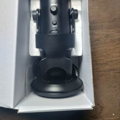 Blue Yeti Multipattern USB Microphone 2010s - Blackout image 3