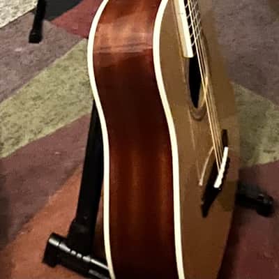 Mitchell MDJ-10/N 2013 - Natural with gig bag image 3