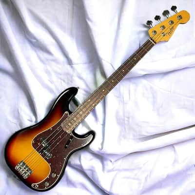 Fender AM Vintage II 1960 P-Bass, 3-Tone Sunburst w/ Rosewood *IN STOCK* image 2