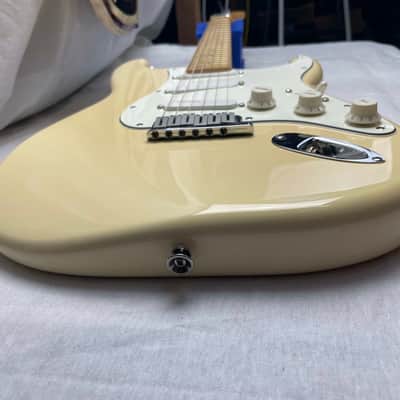 Fender American Standard Stratocaster Guitar with Lace Sensor pickups + Case 2005 - Buttercream or Honey Blonde or Yellow White / Maple neck image 10