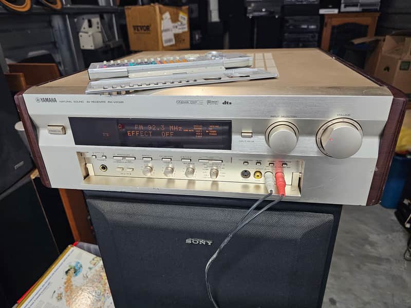 Yamaha RX-V2095 1999 Black 5.1 Surround Sound Receiver image 1