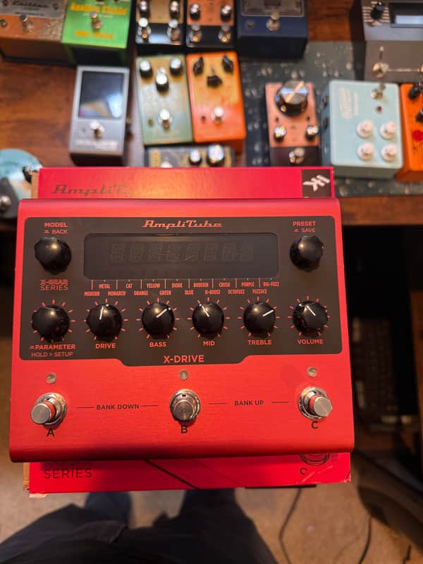 IK Multimedia AmpliTube X-Drive 2021 - Red image 1