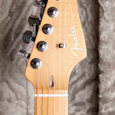 Fender Limited Edition American Ultra II HSS Stratocaster Grafitti Yellow image 3