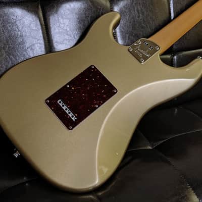 Fender Elite Stratocaster with Seymour Duncan "Bonnie" Pickups image 6