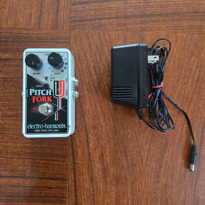 Electro-Harmonix Pitch Fork Polyphonic Pitch Shifter / Harmony Pedal w/ AC Adaptor
