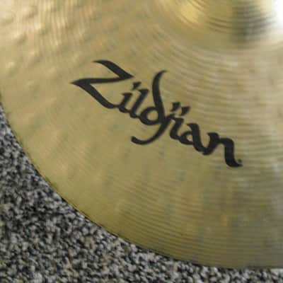 17" Zildjian Z3 Medium Crash Cymbal 1445g image 4
