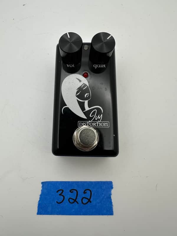 Red Witch Seven Sisters Ivy Distortion 2010s - Black x305 image 1