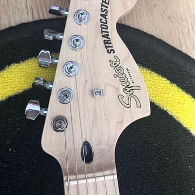 Squier Affinity Series Stratocaster 2025 - Black image 3