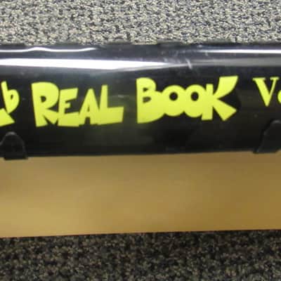 Hal Leonard The Real Book - Volume II: Eb Edition Plastic Comb image 2