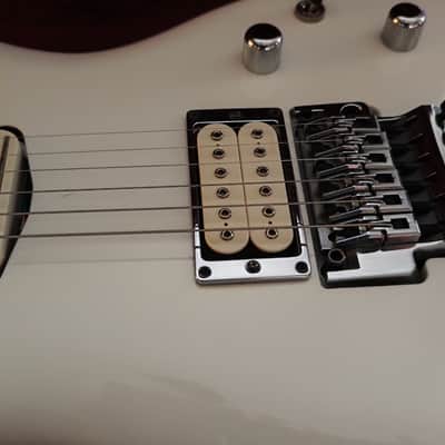 Ibanez JS2400-WH Joe Satriani Signature 2010 - 2014 - White image 5