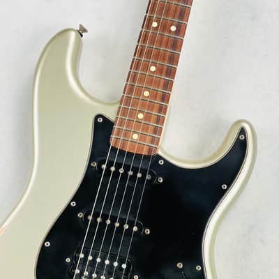 Fender Road Worn Player Stratocaster HSS 2011 - Inca Silver image 3