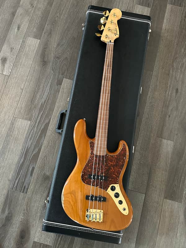 Fender MJT Fretless Jazz Bass 2014-2020 - Natural Relic image 1