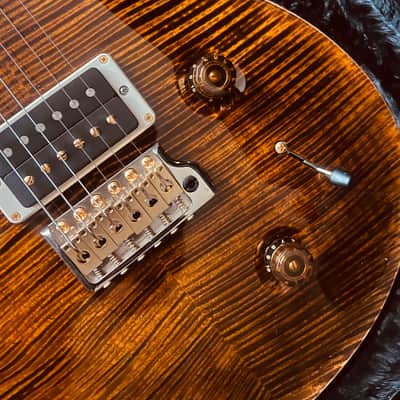 PRS Custom 22 Tremolo 10-Top 2019 - Yellow Tiger image 2