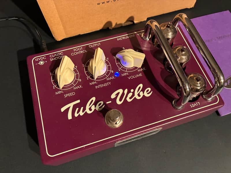 Effectrode Tube-Vibe (Analog Chorus, Vibrato, & Uni-Vibe-type effects)