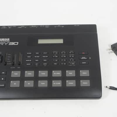 YAMAHA RY30 Rhythm Programmer Digital Drum Machine w/ 100-240V Adapter