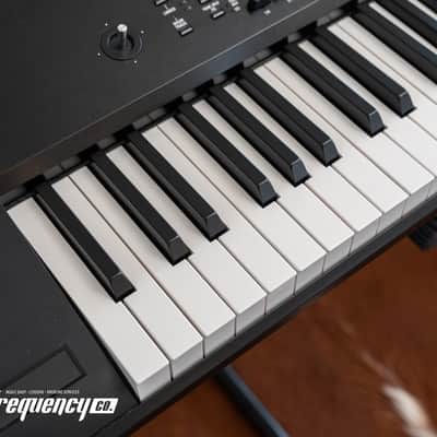 Korg Kronos 2 88-Key Digital Synthesizer Workstation image 3