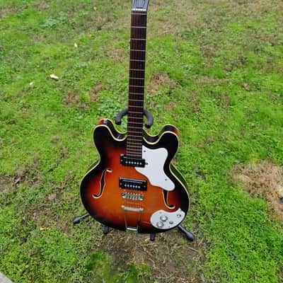 Mosrite Celebrity III 1965-1967 - Sunburst image 1