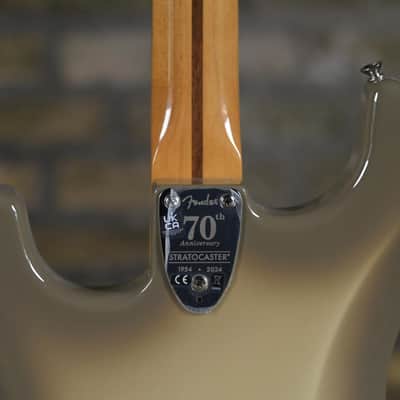 Fender 70th Anniversary Vintera® II Antigua Stratocaster® - Antigua image 7